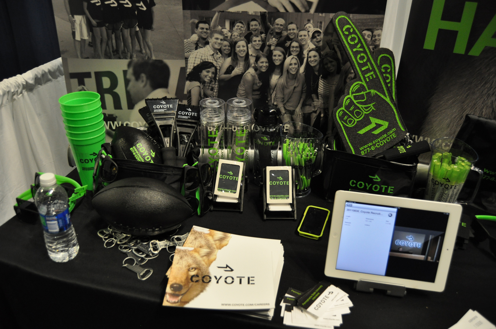 20 Job Fair Swag Ideas for HR Teams and Recruiters in 2026